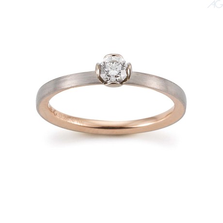 <a href="https://www.juwelier-kerner.de/sortiment/shop/damenring/" rel="tag">Damenring</a>