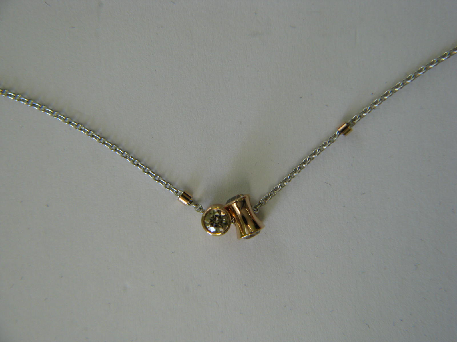 <a href="https://www.juwelier-kerner.de/sortiment/shop/collier/" rel="tag">Collier</a>, <a href="https://www.juwelier-kerner.de/sortiment/shop/marken/leo-wittwer-marken/" rel="tag">Leo Wittwer</a>