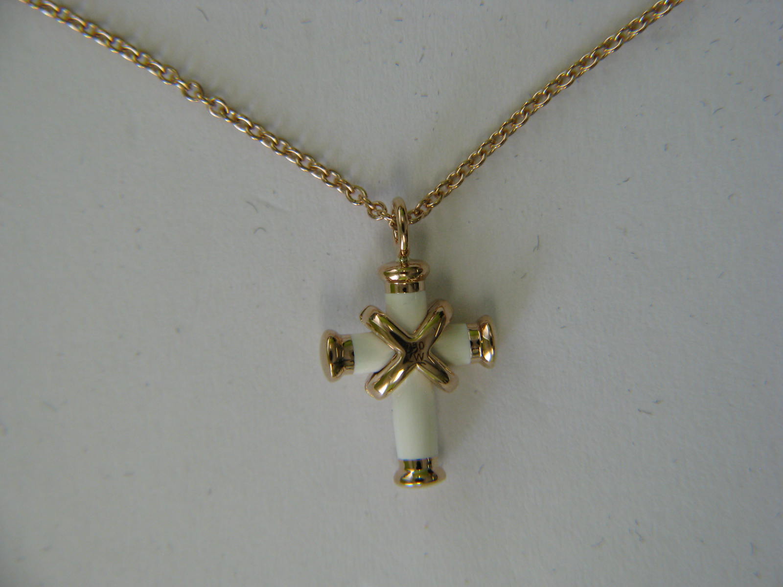 <a href="https://www.juwelier-kerner.de/sortiment/shop/anhaenger-mit-kette/" rel="tag">Anhänger mit Kette</a>, <a href="https://www.juwelier-kerner.de/sortiment/shop/marken/leo-wittwer-marken/" rel="tag">Leo Wittwer</a>