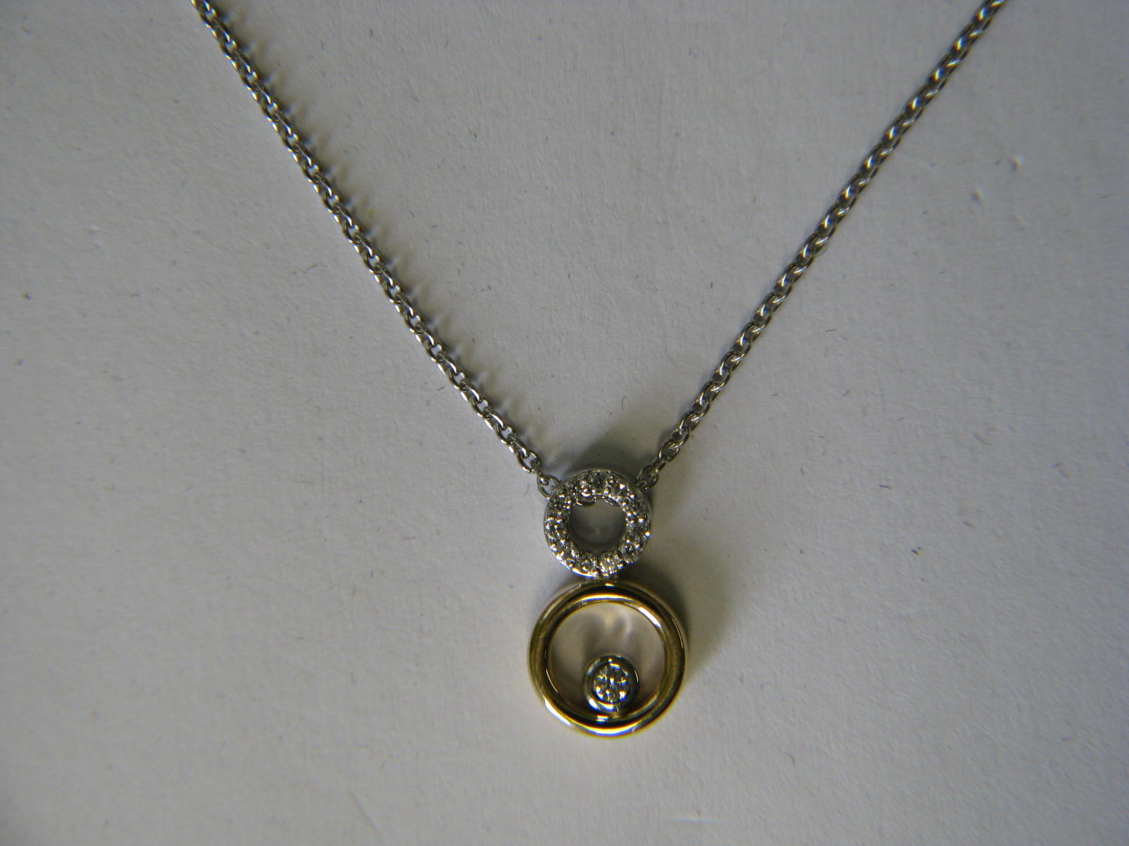 <a href="https://www.juwelier-kerner.de/sortiment/shop/anhaenger-mit-kette/" rel="tag">Anhänger mit Kette</a>, <a href="https://www.juwelier-kerner.de/sortiment/shop/marken/leo-wittwer-marken/" rel="tag">Leo Wittwer</a>