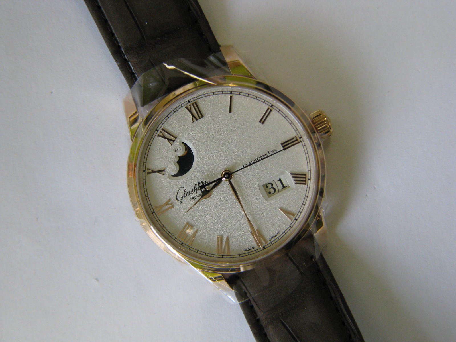 <a href="https://www.juwelier-kerner.de/sortiment/shop/uhren/glashuette/" rel="tag">Glashütte Original</a>