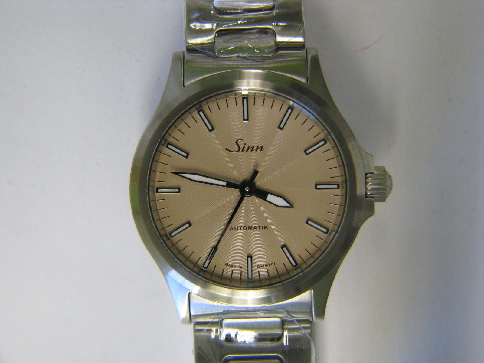 <a href="https://www.juwelier-kerner.de/sortiment/shop/uhren/sinn/" rel="tag">Sinn</a>