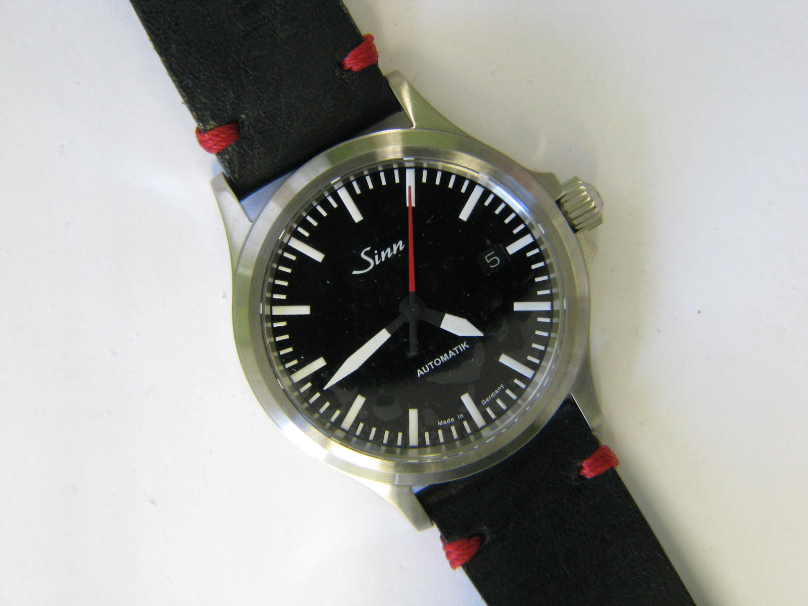 <a href="https://www.juwelier-kerner.de/sortiment/shop/uhren/sinn/" rel="tag">Sinn</a>