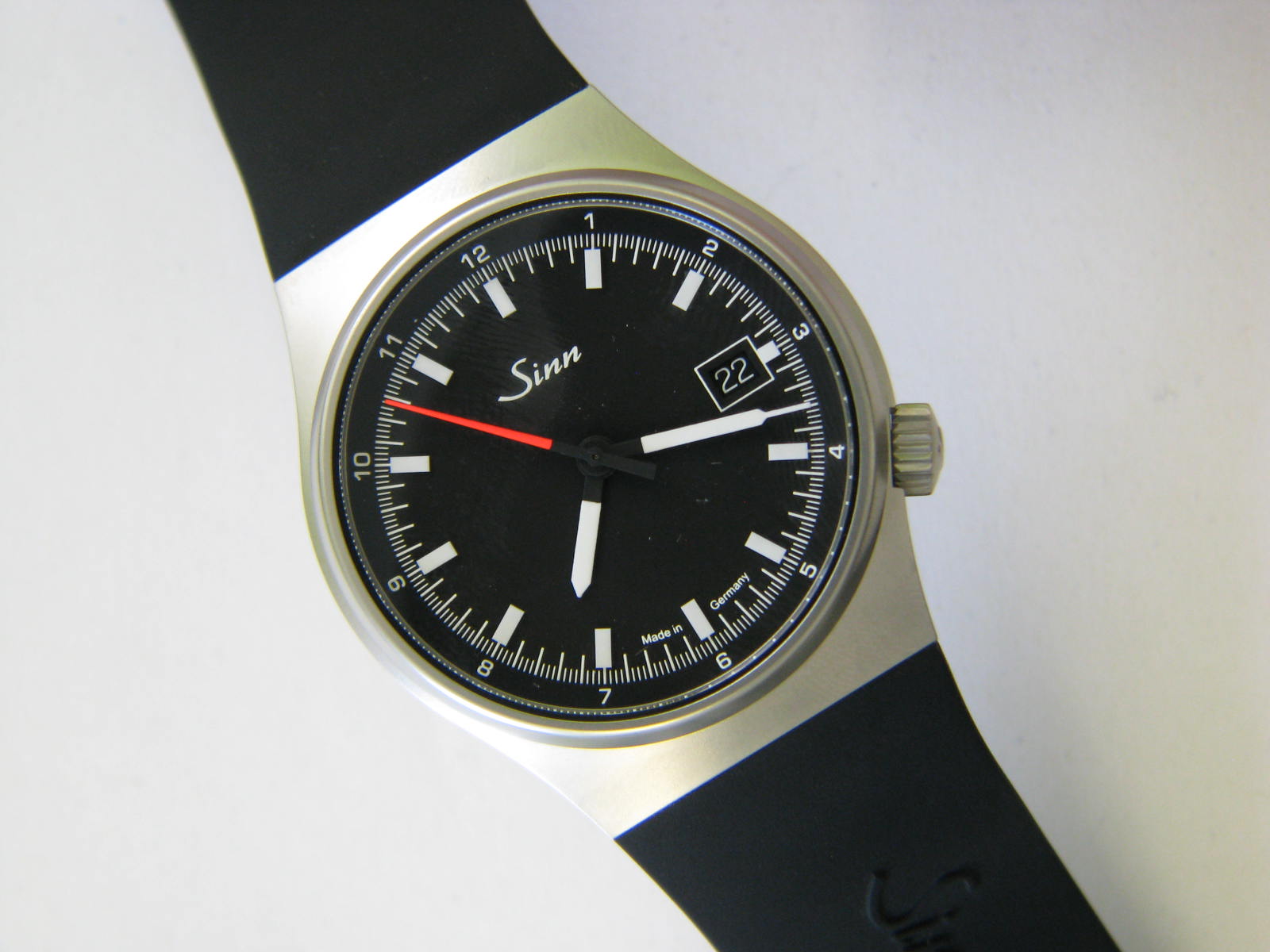 <a href="https://www.juwelier-kerner.de/sortiment/shop/uhren/sinn/" rel="tag">Sinn</a>