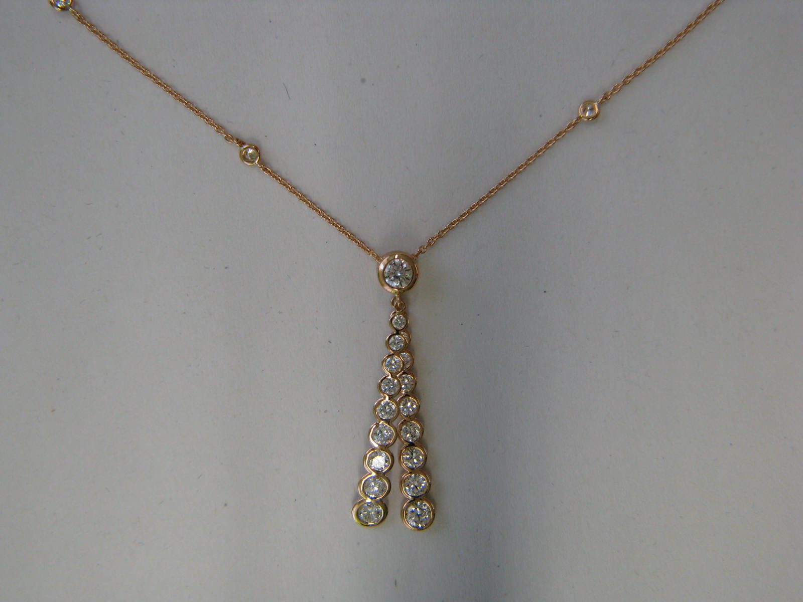 <a href="https://www.juwelier-kerner.de/sortiment/shop/anhaenger-mit-kette/" rel="tag">Anhänger mit Kette</a>, <a href="https://www.juwelier-kerner.de/sortiment/shop/marken/krieger-fine-jewellery/" rel="tag">Krieger Fine Jewellery</a>