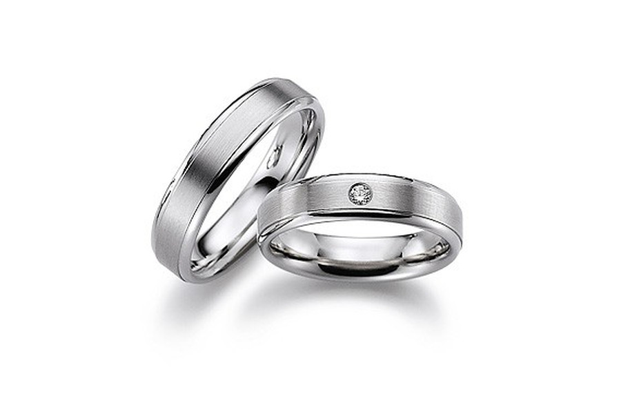 <a href="https://www.juwelier-kerner.de/sortiment/galerien/ringe/trauringe/" rel="tag">Trauringe</a>