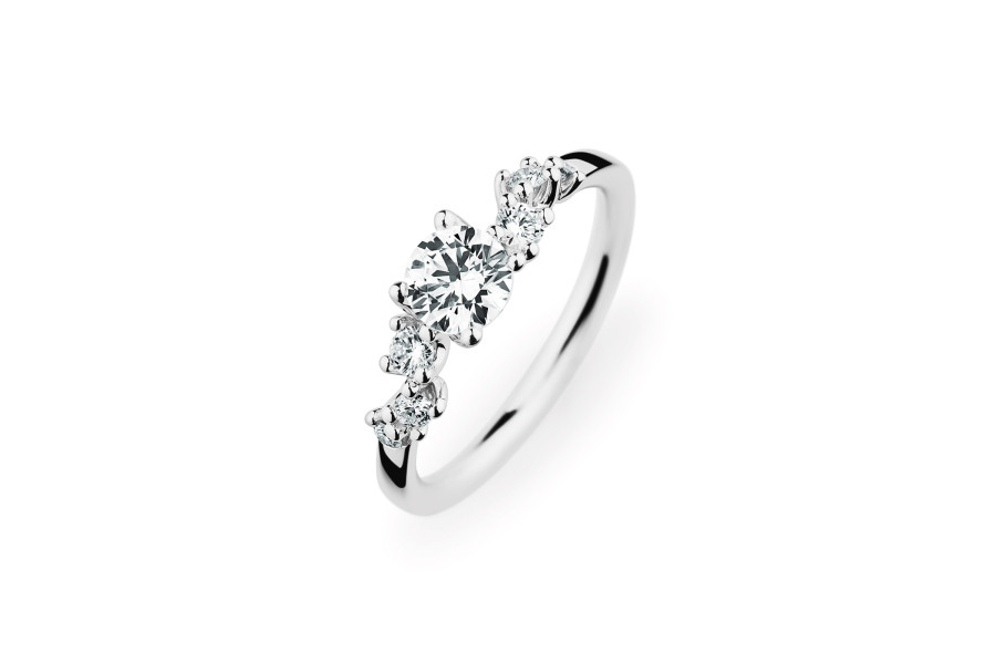 <a href="https://www.juwelier-kerner.de/sortiment/galerien/ringe/verlobungsringe/" rel="tag">Verlobungsringe</a>